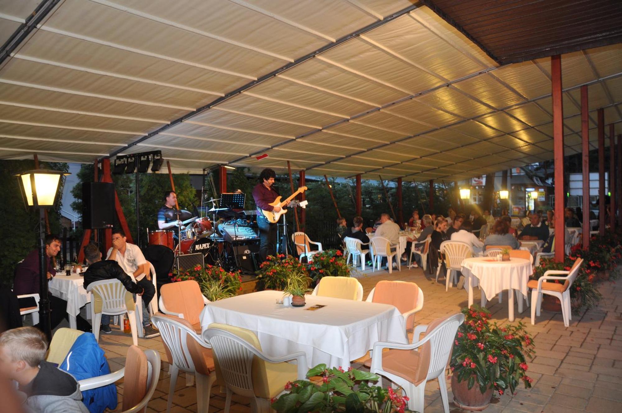 בלטונללה Hotel Melis מראה חיצוני תמונה