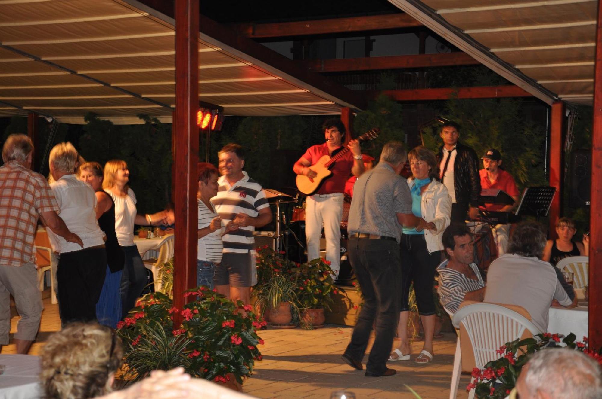 בלטונללה Hotel Melis מראה חיצוני תמונה