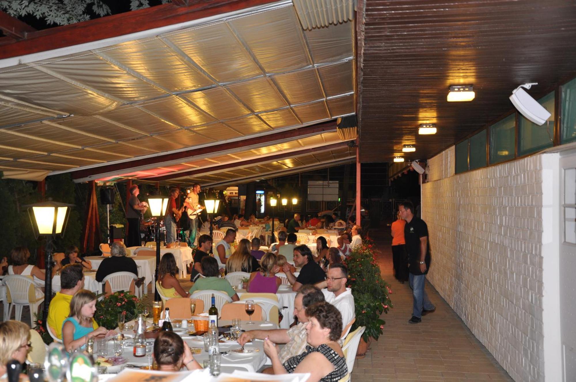 בלטונללה Hotel Melis מראה חיצוני תמונה